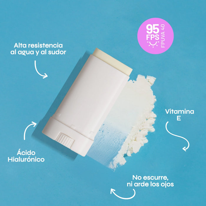 Ollie protector solar incoloro en barra con FPS 95 y FPUVA 40. Alta resistencia al agua y sudor, con vitamina E y ácido hialurónico. No escurre ni irrita los ojos.