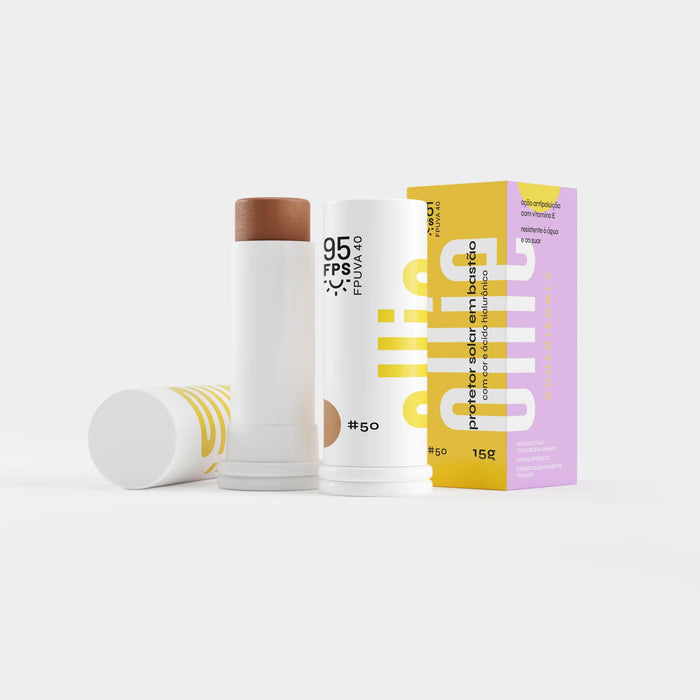 Protector Solar en Barra Con Color FPS 95 - ¡Increíblemente práctico! Protector Solar en Barra Con Color de Ollie ofrece una cobertura media, larga duración y FPS 95 con FPUVA 40. Es ideal para todo tipo de piel, tiene un acabado sin brillo además de ayud